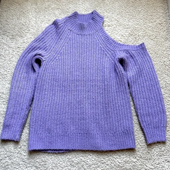 Like New Sweater From Lovers and Friends - Picture 2 of 4